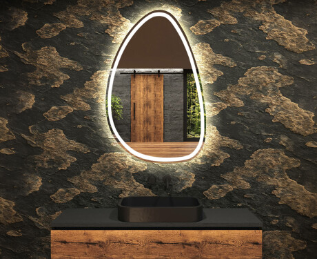 Unregelmäßiger asymmetrischer Spiegel mit LED Beleuchtung B222