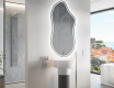 Unregelmäßiger asymmetrischer Spiegel mit LED Beleuchtung F223