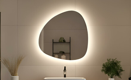 Unregelmäßiger dekorativer LED-beleuchteter Spiegel 54x54 cm mit neutraler Lichtfarbe 4500K